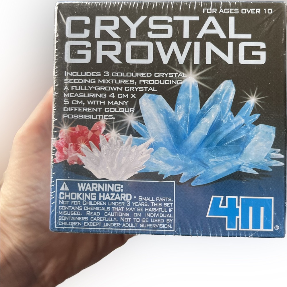 🎈2/$20 - 4M Crystal Growing Kit